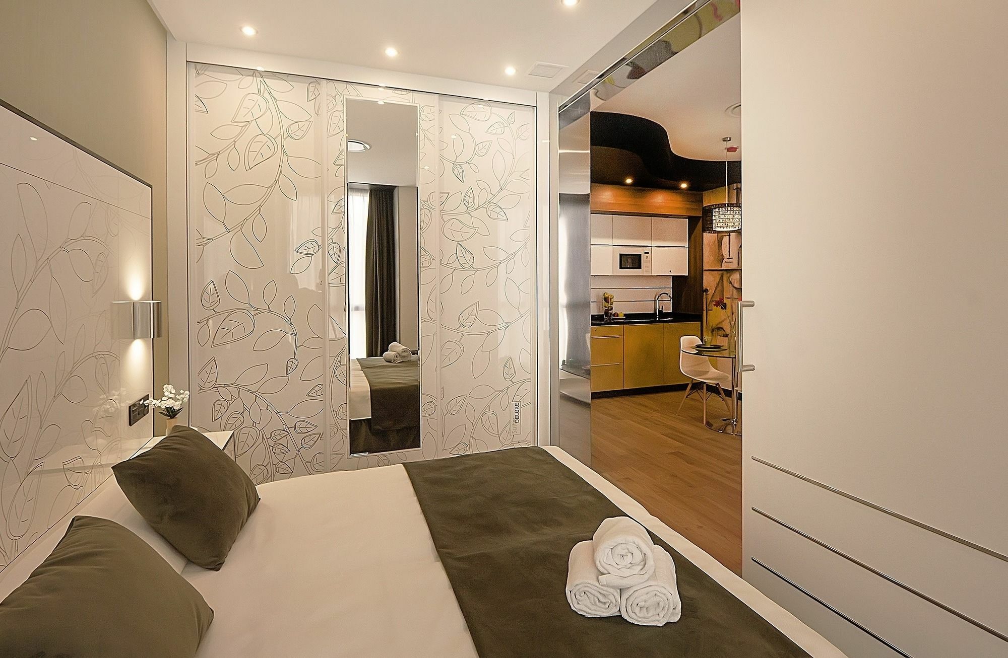 Apartamentos Suites Oficentro Deluxe Málaga Buitenkant foto